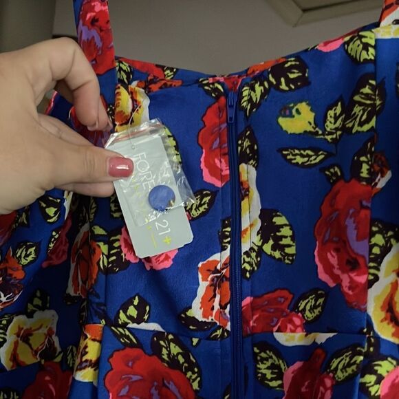 Fun Floral Summer Dress - Picture 8 of 9